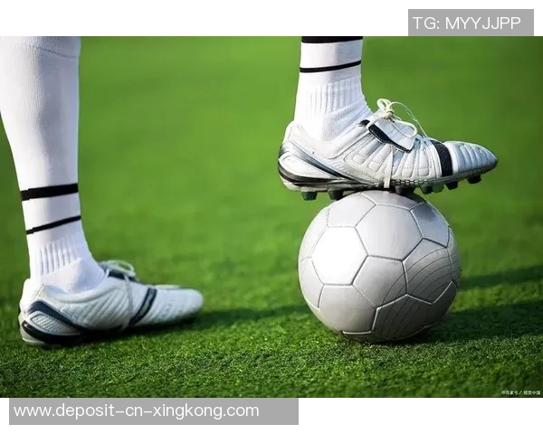 提升控球技巧的足球鞋推荐助你在场上如鱼得水
