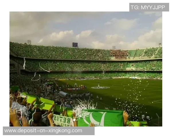 马德里足球赛激情四溢球迷齐聚见证精彩对决与历史时刻